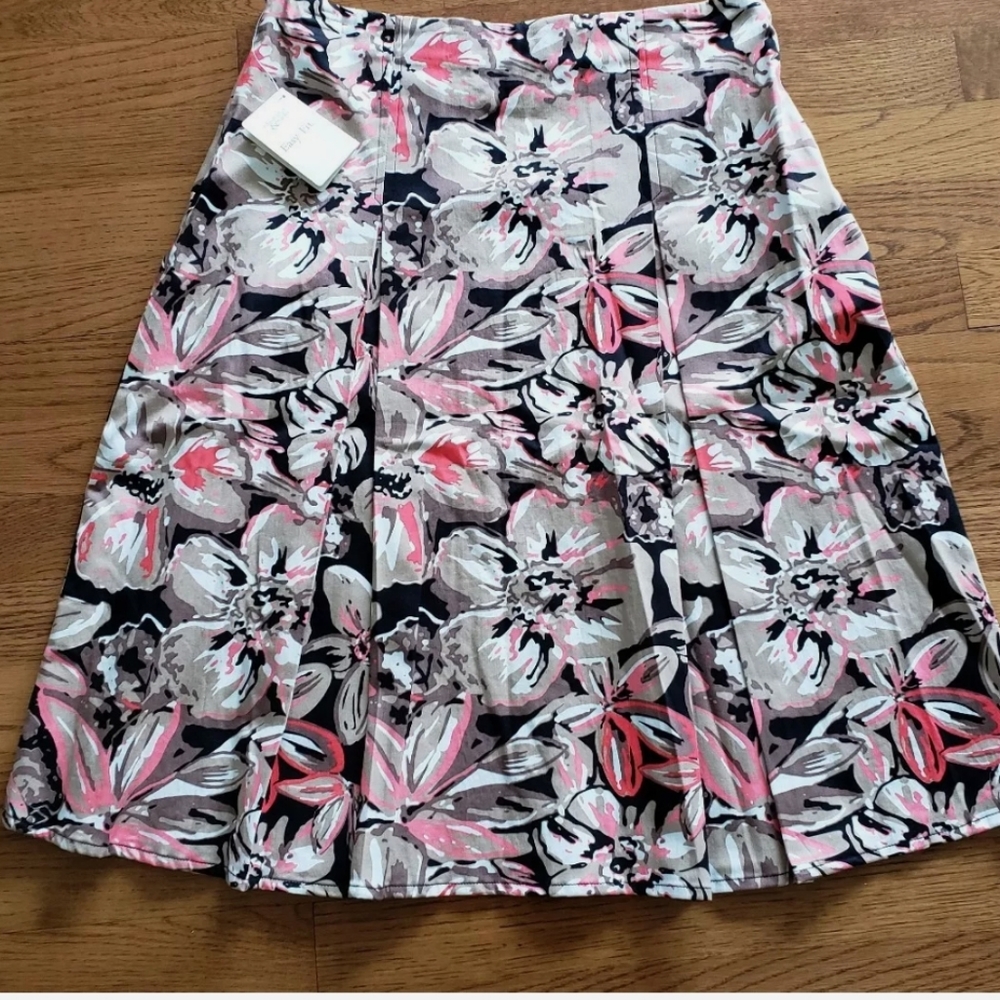 NEW Christopher & Banks Comfort Stretch Easy Fit Women's Skirt Sz 4